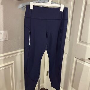 Athleta Deep Blue capri Leggings